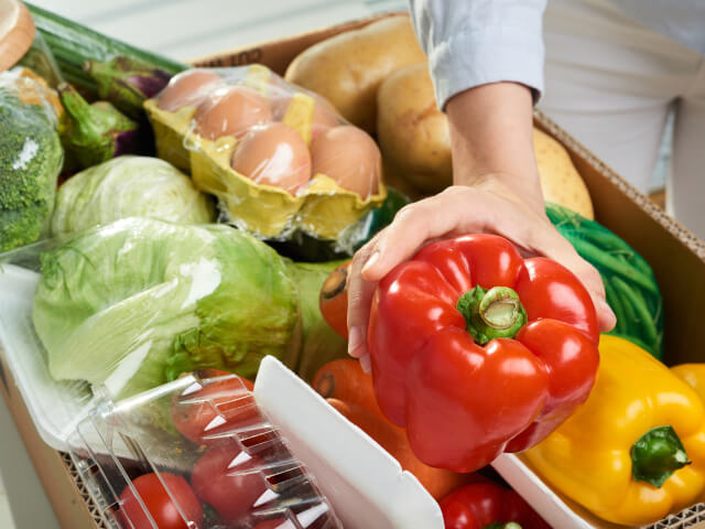 スーパーマーケットで購入した野菜